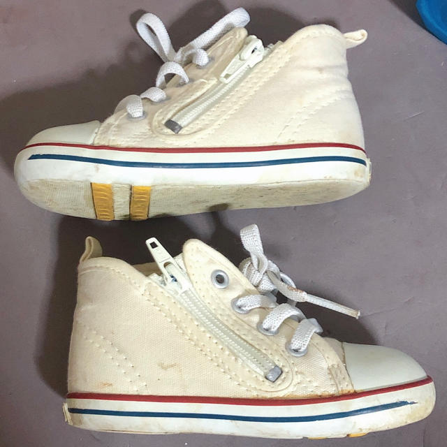 CONVERSE(コンバース)の13cm コンバース　白　クリーム色 キッズ/ベビー/マタニティのベビー靴/シューズ(~14cm)(スニーカー)の商品写真