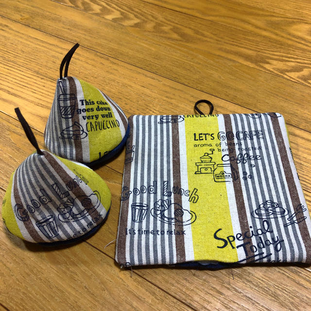 STAUB(ストウブ)の三角鍋つかみセット　カフェ風 ストウブ ハンドメイドの生活雑貨(キッチン小物)の商品写真