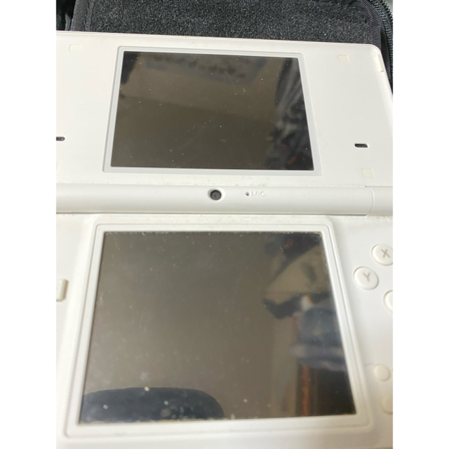 ニンテンドーDS(ニンテンドーDS)のDSi カセット付 エンタメ/ホビーのゲームソフト/ゲーム機本体(携帯用ゲーム機本体)の商品写真