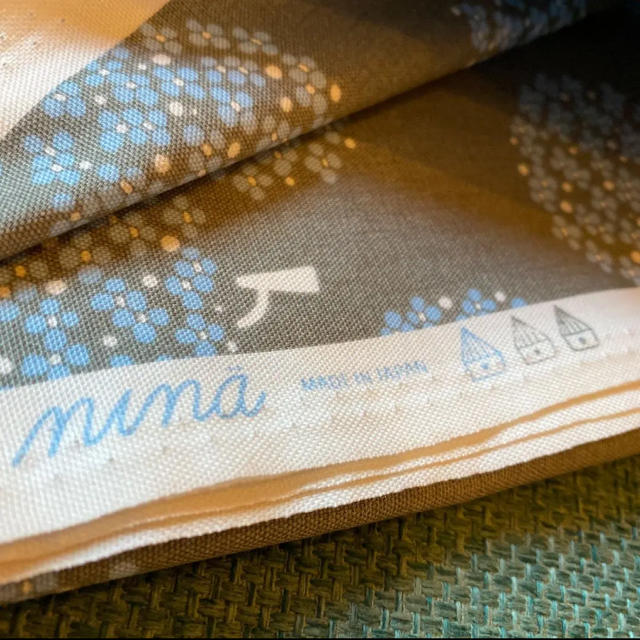Nina(ニーナ)の北欧柄　キャンバス生地 ハンドメイドの素材/材料(生地/糸)の商品写真