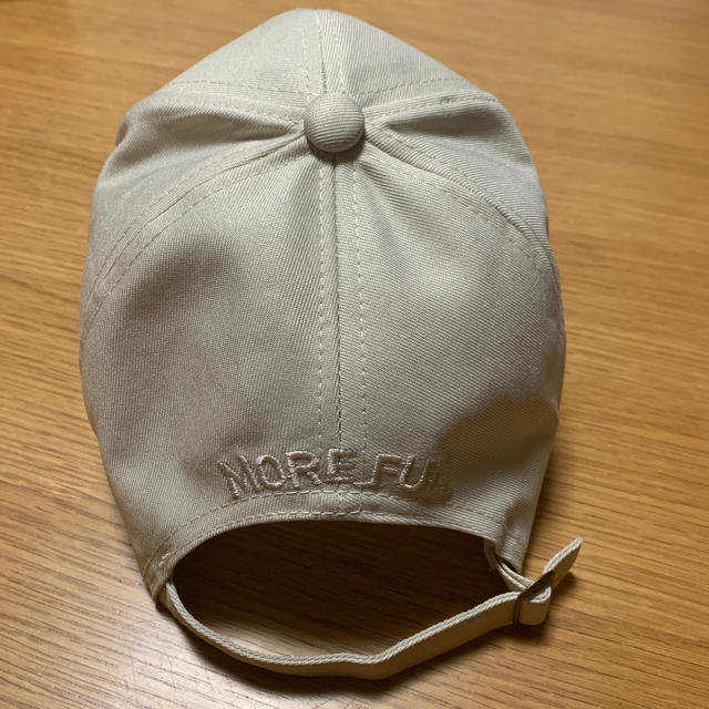 3COINS(スリーコインズ)のバッグロゴ　キャップ メンズの帽子(キャップ)の商品写真