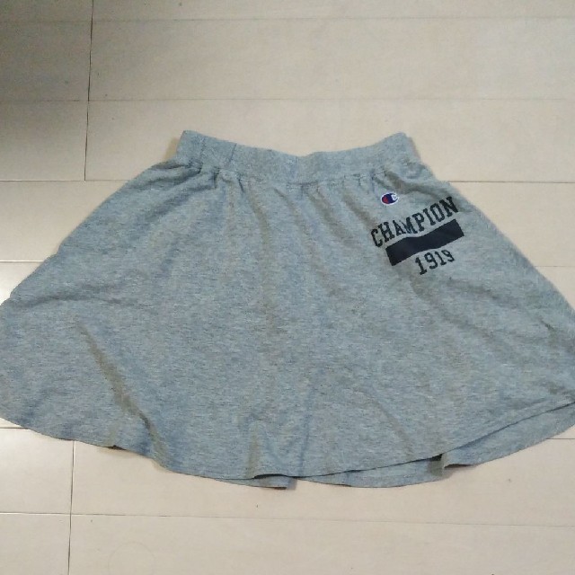 Champion(チャンピオン)のCHAMPION チャンピオン　スカート 150 キッズ/ベビー/マタニティのキッズ服女の子用(90cm~)(スカート)の商品写真