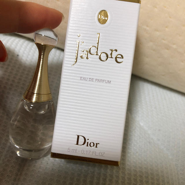 Dior(ディオール)のDior    ミニ香水　jadore コスメ/美容の香水(香水(女性用))の商品写真