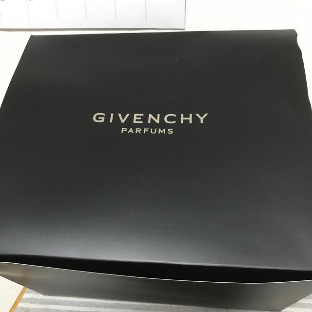 GIVENCHY(ジバンシィ)のGIVENCHY バニティポーチ コスメ/美容のコスメ/美容 その他(その他)の商品写真