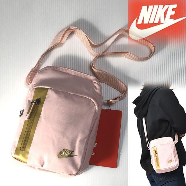 NIKE(ナイキ)のNIKE ナイキ テック ショルダー タテ ピンク×ゴールド レディースのバッグ(ショルダーバッグ)の商品写真