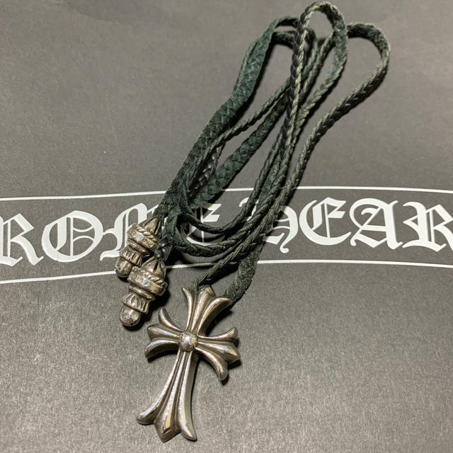 Chrome Hearts(クロムハーツ)のクロムハーツ　スモールCHクロスペンダント メンズのアクセサリー(ネックレス)の商品写真