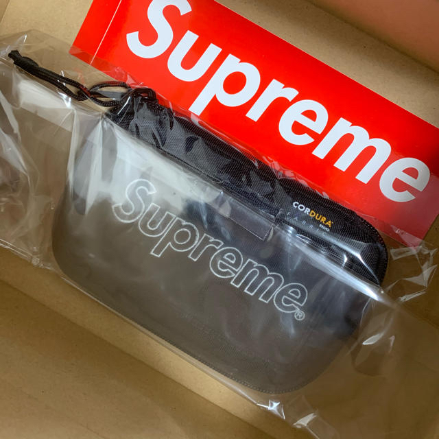 Supreme(シュプリーム)のSupreme 2019AW Small Zip Pouch ブラック 黒 メンズのファッション小物(その他)の商品写真