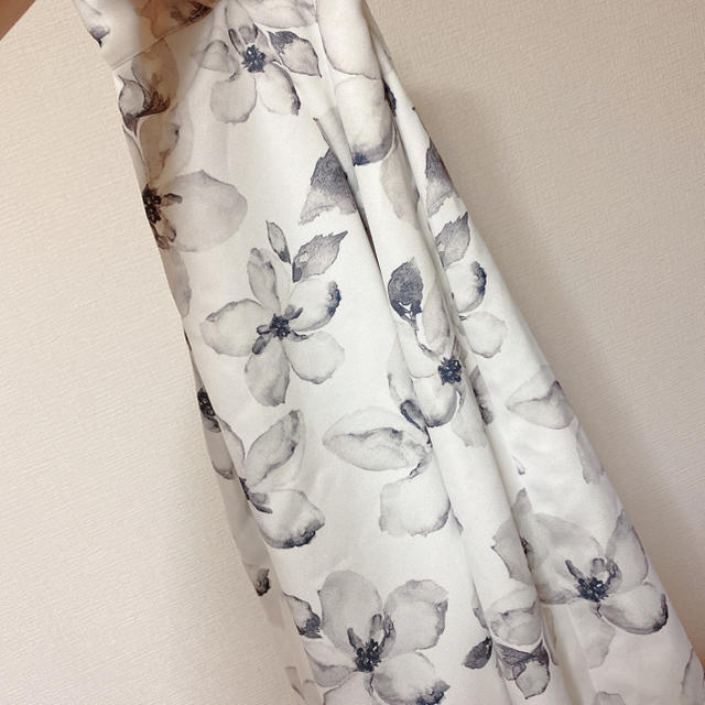 le reve vaniller(ル レーヴ ヴァニレ)のvaniller花柄スカート レディースのスカート(ひざ丈スカート)の商品写真