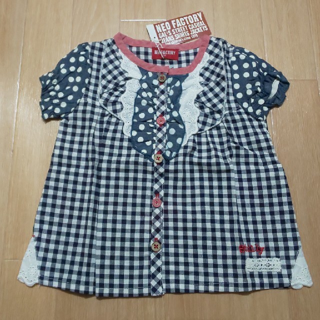 新品 シャツ  フリル キッズ/ベビー/マタニティのキッズ服女の子用(90cm~)(ブラウス)の商品写真