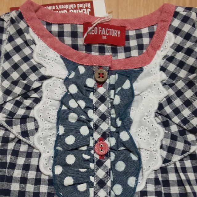 新品 シャツ  フリル キッズ/ベビー/マタニティのキッズ服女の子用(90cm~)(ブラウス)の商品写真