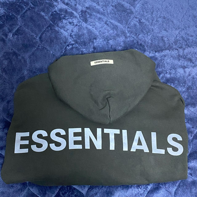 FEAR OF GOD(フィアオブゴッド)の【美品】 fog essentials REFLECTIVE Hoodie メンズのトップス(パーカー)の商品写真