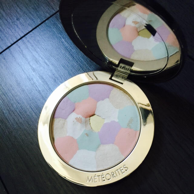 GUERLAIN ゲラン♡メテオリット コンパクト 2番の通販 by yu_nana's shop|ゲランならラクマ