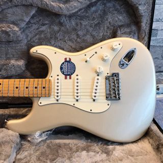 フェンダー(Fender)の【Baum Kuchen様専用】フェンダーUSA ストラト　シルバー(エレキギター)