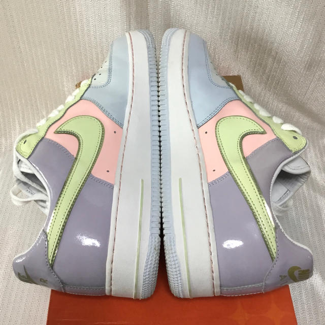 NIKE(ナイキ)の新品同様品 希少 初期　イースター NIKE AIR FORCE 1 LOW メンズの靴/シューズ(スニーカー)の商品写真