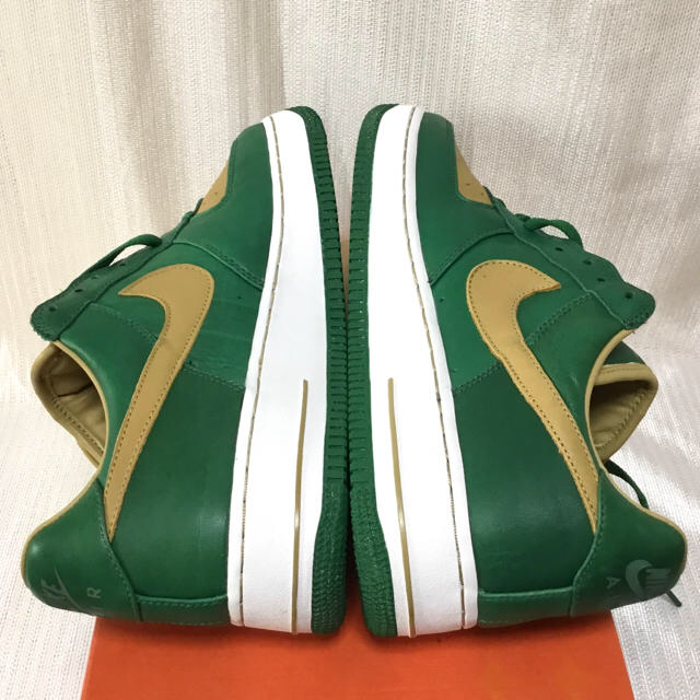 NIKE(ナイキ)のSSS様専用！新品未使用 Lebro James 二足セット　af 1 LOW メンズの靴/シューズ(スニーカー)の商品写真