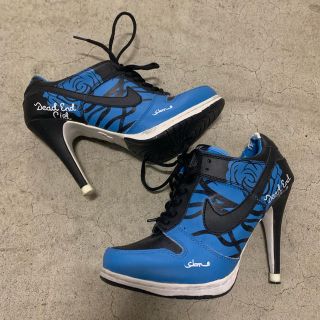 ナイキ(NIKE)のnike ヒール(スニーカー)