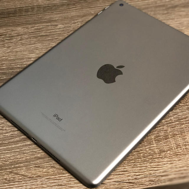 iPad 第6世代　32GB 美品