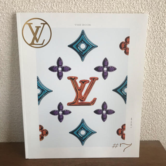 LOUIS VUITTON(ルイヴィトン)のLV カタログ本 ステッカー未使用(☆おまけ付き) レディースのファッション小物(財布)の商品写真