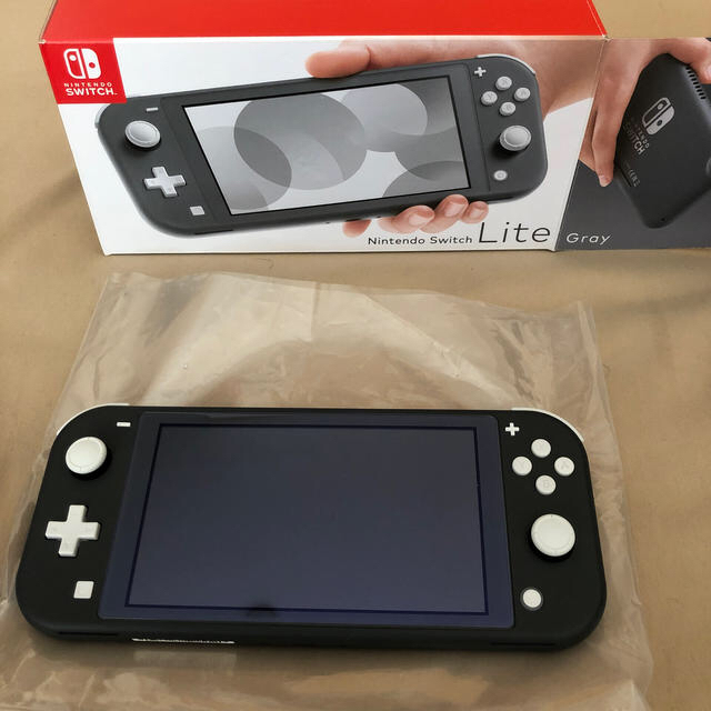 Nintendo Switch Liteグレー　1000円相当フィルム貼り付け済 エンタメ/ホビーのゲームソフト/ゲーム機本体(家庭用ゲーム機本体)の商品写真