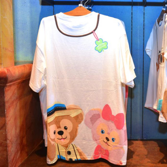 Disney(ディズニー)のダッフィー  スプリングヴォヤッジ　Tシャツ エンタメ/ホビーのおもちゃ/ぬいぐるみ(キャラクターグッズ)の商品写真