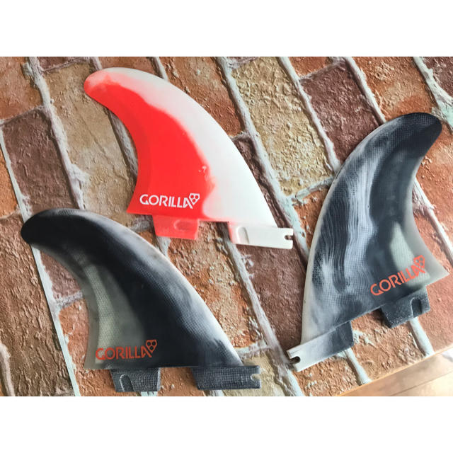 QUIKSILVER(クイックシルバー)のFCS2 軽量PC Gorilla フィン-Sサイズ　3枚セット スポーツ/アウトドアのスポーツ/アウトドア その他(サーフィン)の商品写真