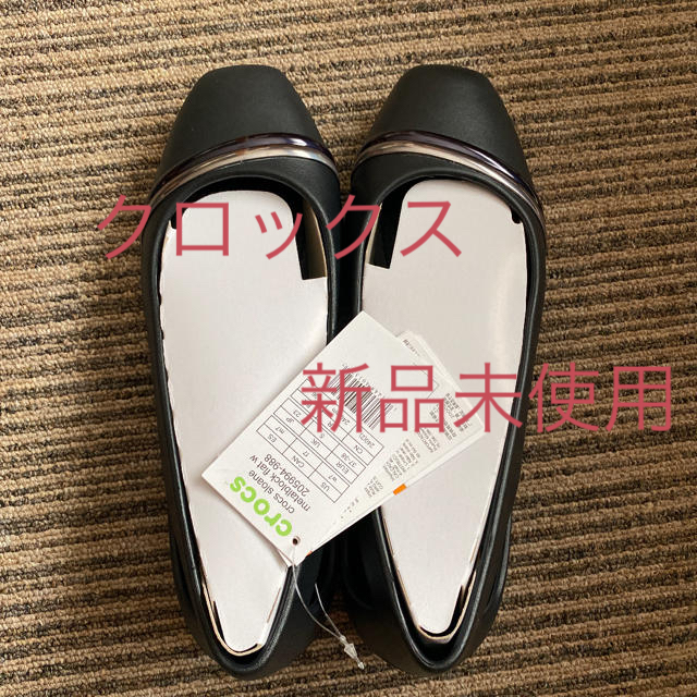 crocs(クロックス)のクロックス スローン メタル ブロック フラット ウィメン  レディースの靴/シューズ(サンダル)の商品写真