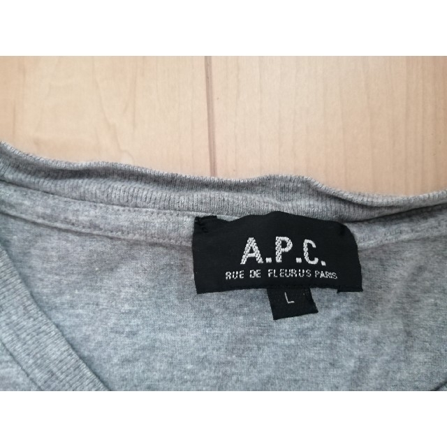 A.P.C(アーペーセー)のAPC のTシャツです。 メンズのトップス(Tシャツ/カットソー(半袖/袖なし))の商品写真