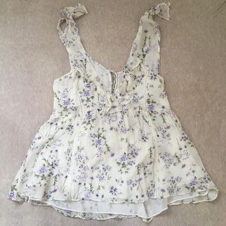 ザラ(ZARA)のZARA 花柄　トップス(カットソー(半袖/袖なし))