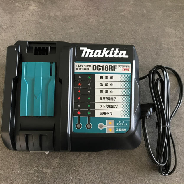 Makita(マキタ)の新品　マキタ　純正品　最新充電器　DC18RF  スポーツ/アウトドアの自転車(工具/メンテナンス)の商品写真