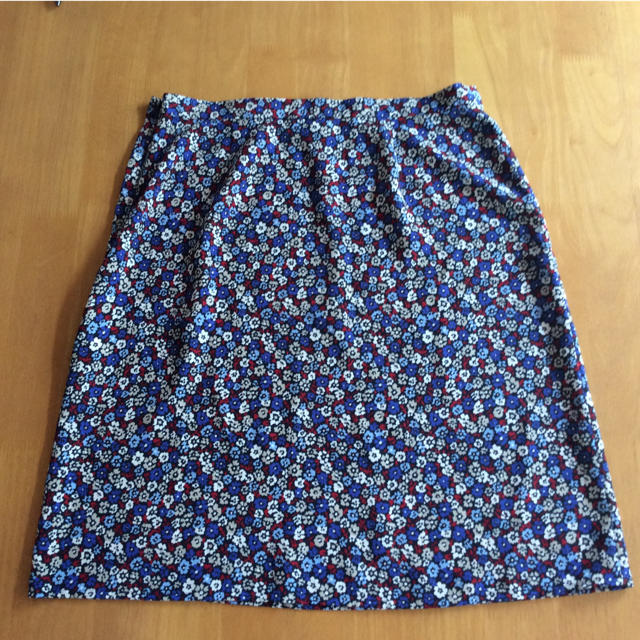 agnes b.(アニエスベー)のアニエスベーの花柄スカート レディースのスカート(ひざ丈スカート)の商品写真