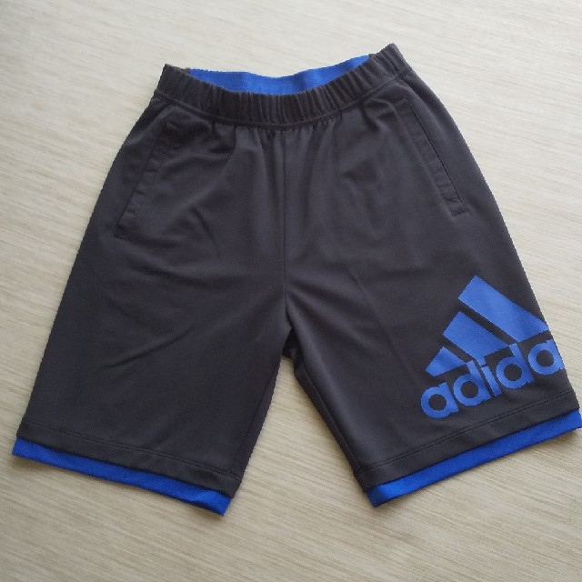 adidas(アディダス)のアディダス ハーフパンツ 160cm キッズ/ベビー/マタニティのキッズ服男の子用(90cm~)(パンツ/スパッツ)の商品写真