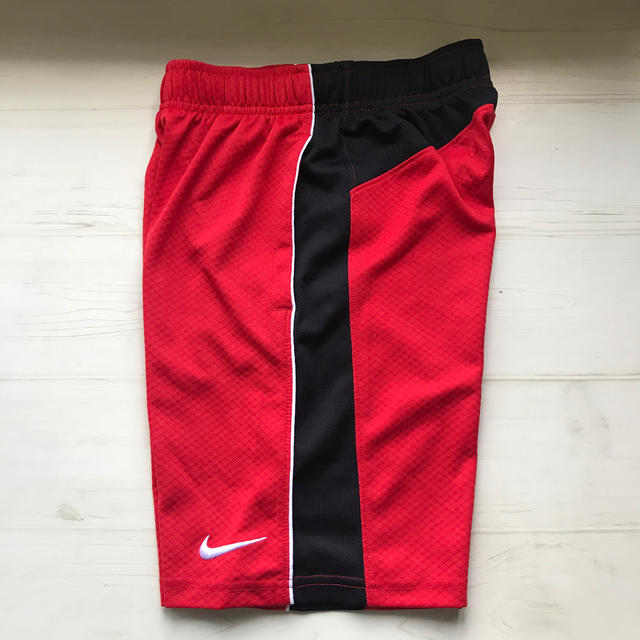 NIKE(ナイキ)のNIKE  ジュニアSサイズ（130〜140） キッズ/ベビー/マタニティのキッズ服男の子用(90cm~)(パンツ/スパッツ)の商品写真