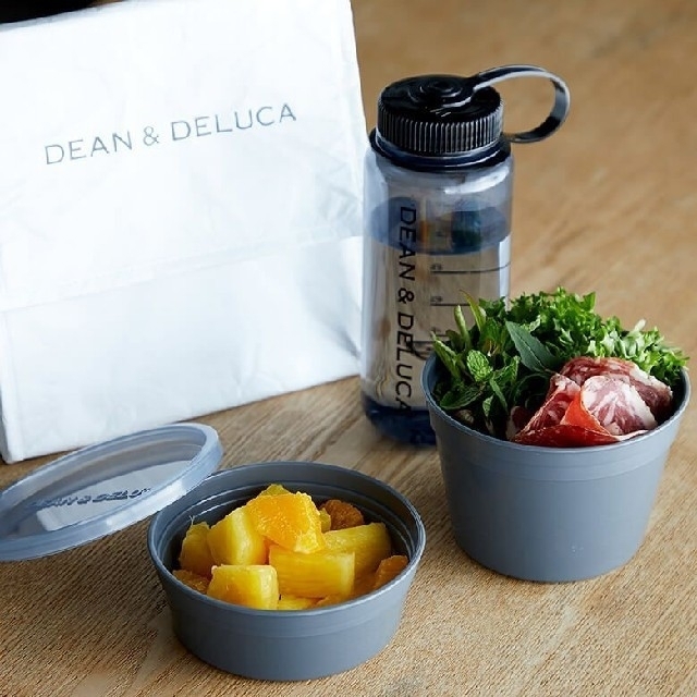 DEAN & DELUCA(ディーンアンドデルーカ)の【限定商品】 DEAN&DELUCA ウォーター ボトル レタパプラス発送 ① インテリア/住まい/日用品のキッチン/食器(タンブラー)の商品写真