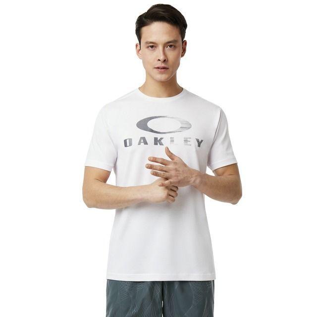 Oakley(オークリー)の(新品) OAKLEY　Tシャツ メンズのトップス(Tシャツ/カットソー(半袖/袖なし))の商品写真