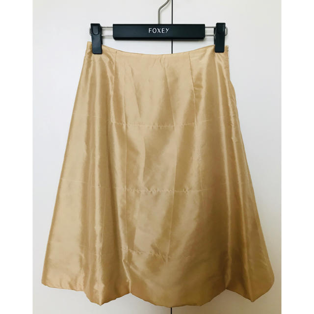 FOXEY(フォクシー)のフォクシー　フレアスカート　中綿　シルク　 レディースのスカート(ひざ丈スカート)の商品写真