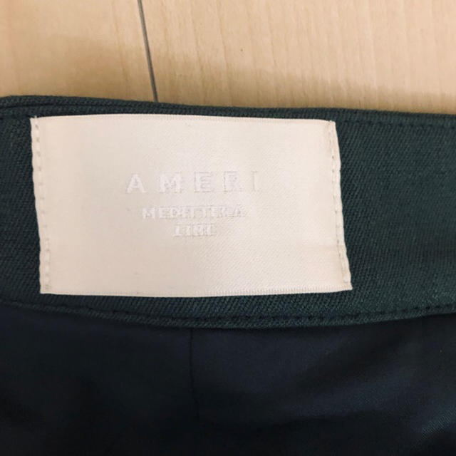 Ameri VINTAGE(アメリヴィンテージ)のMEDI PLAYFUL FRILL PANTS  レディースのパンツ(クロップドパンツ)の商品写真