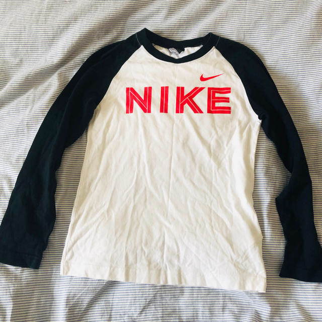 NIKE(ナイキ)のナイキ長袖Tシャツ キッズ/ベビー/マタニティのキッズ服男の子用(90cm~)(Tシャツ/カットソー)の商品写真