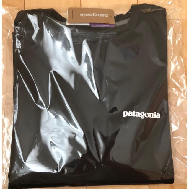 patagonia(パタゴニア)のパタゴニア  P-6 LOGO RESPONSIBILI-TEEブラックSサイズ メンズのトップス(Tシャツ/カットソー(半袖/袖なし))の商品写真