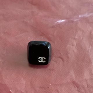 シャネル(CHANEL)のシャネル　ボタン　補修糸　カットソー(カットソー(半袖/袖なし))