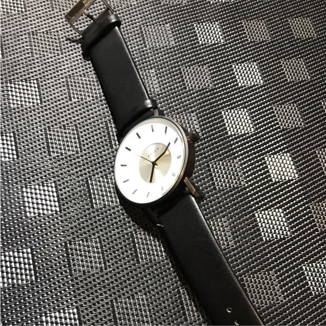 Daniel Wellington(ダニエルウェリントン)のklasse14 42㎜ ホワイトメンズレディース 即購入ok 新品未使用 メンズの時計(腕時計(アナログ))の商品写真