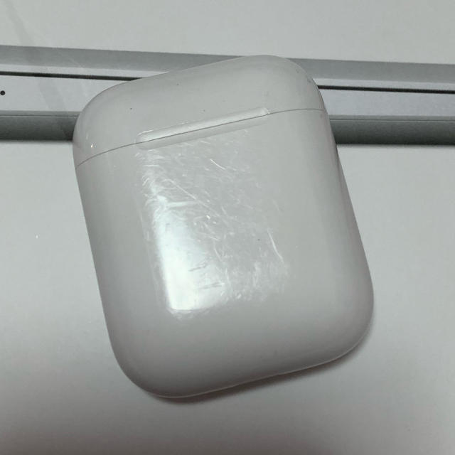 Apple(アップル)のAirPods 第1世代 中古完動品 スマホ/家電/カメラのオーディオ機器(ヘッドフォン/イヤフォン)の商品写真