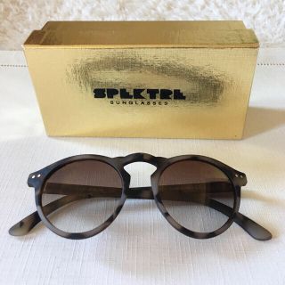 新品●SPEKTLE サングラス トゥモローランド購入(サングラス/メガネ)