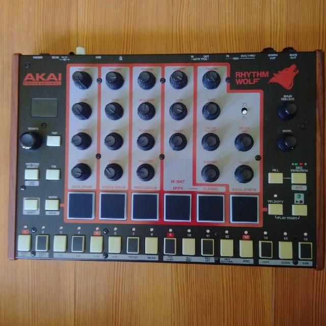 AKAI RHYTHM WOLF アナログドラムマシン 3