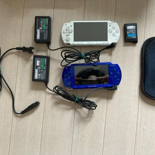 プレイステーションポータブル(PlayStation Portable)のPSP1000青と2000白(携帯用ゲーム機本体)