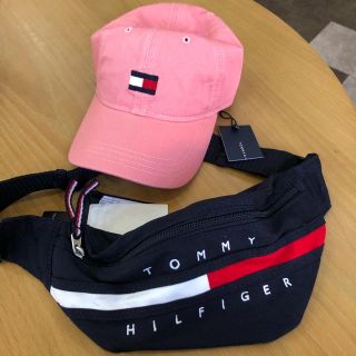 トミーヒルフィガー(TOMMY HILFIGER)の新品！トミーヒルフィガー★キャップ＆ウエストポーチ(ボディバッグ/ウエストポーチ)