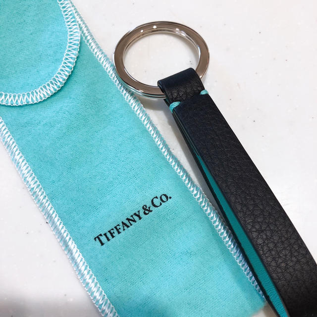 Tiffany & Co.(ティファニー)のTiffany ティファニー　レザーストラップ付きキーリング メンズのファッション小物(キーホルダー)の商品写真