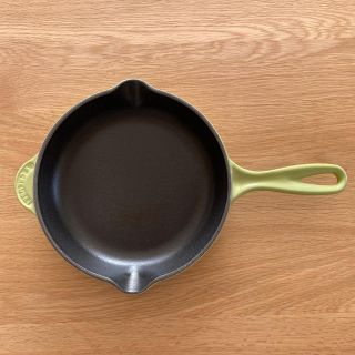 ルクルーゼ(LE CREUSET)のあっちょりんさん専用　ル・クルーゼ　スキレット　キウイグリーン(鍋/フライパン)