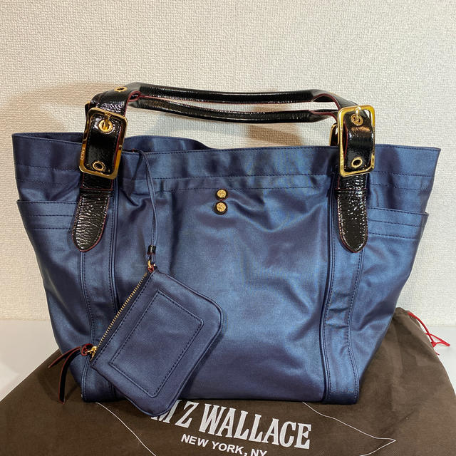 MZ WALLACE(エムジーウォレス)のMZ WALLAGE ビッグバッグ　紺シャイン レディースのバッグ(トートバッグ)の商品写真