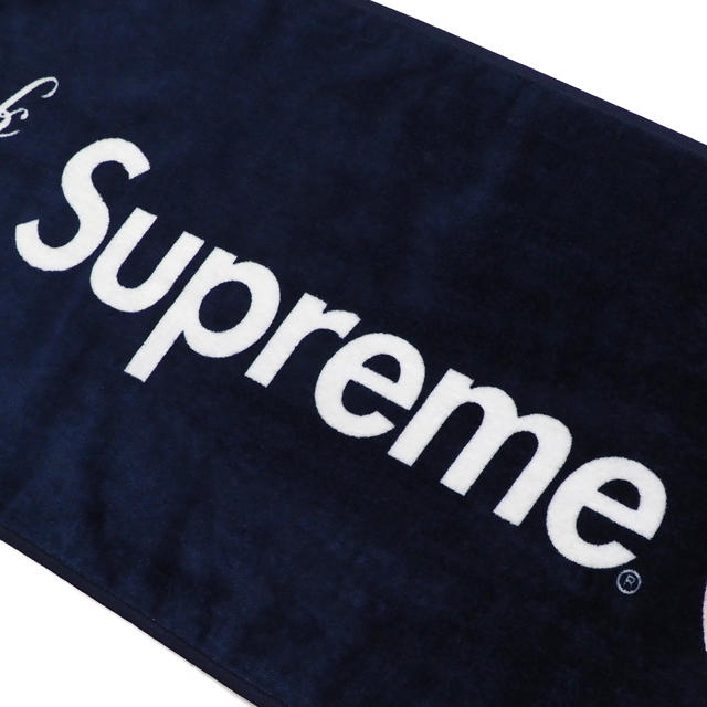 Supreme(シュプリーム)のNew York Yankees/Supreme Hand Towel  インテリア/住まい/日用品の日用品/生活雑貨/旅行(タオル/バス用品)の商品写真