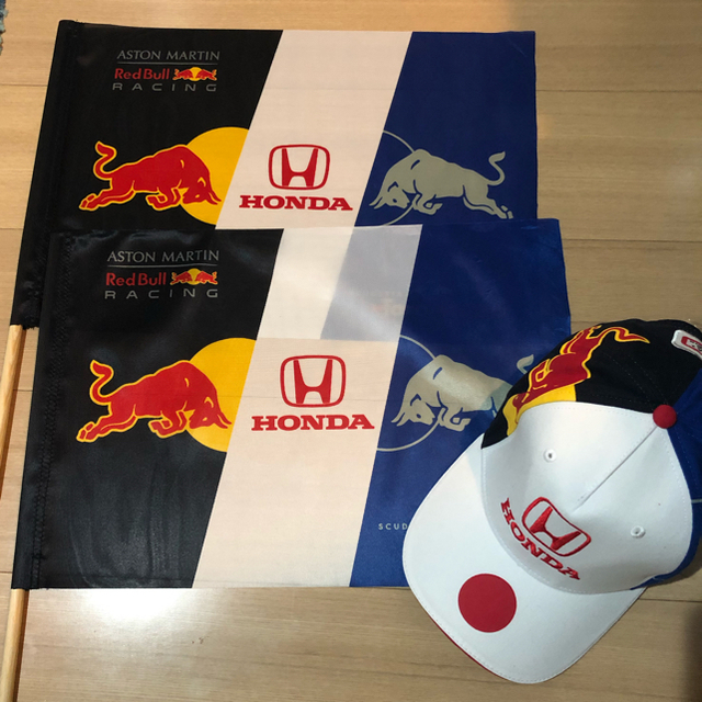 ホンダ(ホンダ)のF1日本グランプリ2019 ホンダ応援席　キャップ　フラッグ チケットのスポーツ(モータースポーツ)の商品写真